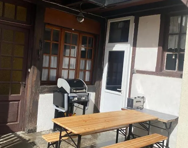 Un Coin De Bigorre - La Pyreneenne - 130m2 - Canal Plus, Netflix, Bein, Apple Tv - Wifi Fibre - Village Campagne