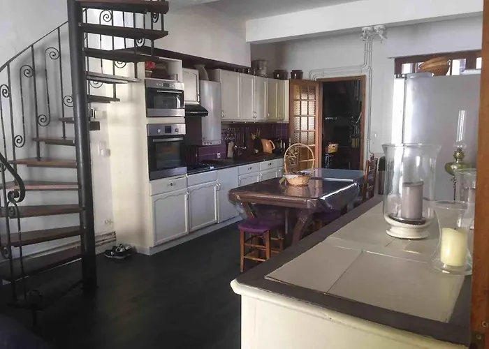 Un Coin De Bigorre - La Pyreneenne - 130m2 - Canal Plus, Netflix, Bein, Apple Tv - Wifi Fibre - Village Campagne